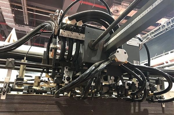 Sıyırma ile 1650 X 1200mm Otomatik Oluklu Kutu Kalıp Kesme Makinesi