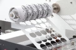 EcooGraphix VD320 Dijital Etiket Öldürme Kesme Sistemi Yüksek Hızlı Çok Fonksiyonlu Bitirme