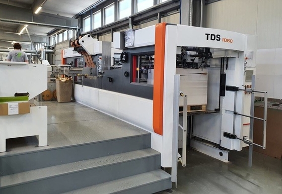 Ecoographix Otomatik Örtü Kesme ve Soyunma ile Sıcak Folyo Damgalama Makinesi