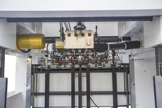 TD800S Pres öncesi ekipmanları Düz yataklı döşeme kesme makinesi