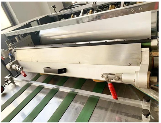 Ecoo Coating-760 Paketleme ve baskı malzemeleri için UV Laklama Makinesi
