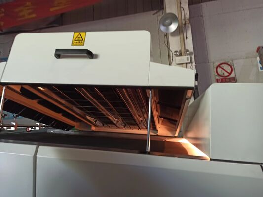 A2 Yapraklı UV Nokta Lak Kaplama Makinesi