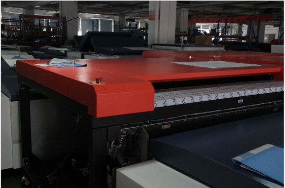 EcooGraphix, geniş formatlı termal CTP makinesini hazırlıyor.