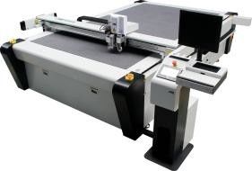 Oluklu Mukavva Folyo Damgalama Kalıp Kesme Makinesi 1200mm/s