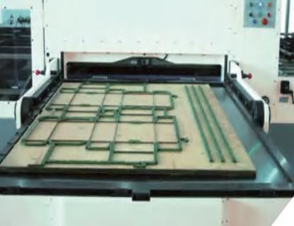 1650x1200mm Sıyırma Oluklu Kalıp Kesme Makinası TD 1650S