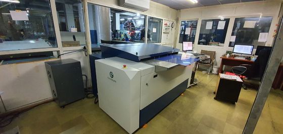 35 Plate Per Hour 2400dpi çözünürlüğü ve baskı öncesi baskı için otomatik yükleyici ile termal CTP makinesi