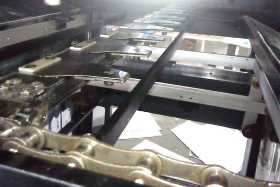 Karton Kabartma için Sıyırma Boşluk Düz Yataklı Kalıp Kesme Makinesi