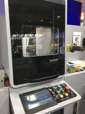 Dijital Folyo Damgalama Etiketi Geliştirme Makinesi Kısmi Cam