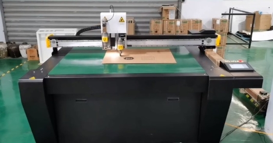 Multi Axis Control Foil Stamping Die Cutting Machine For Packaging (Çeşitli Eksen Kontrolü Foliya Damgalama Ölçümlü Kesme Makinesi Paketleme için)